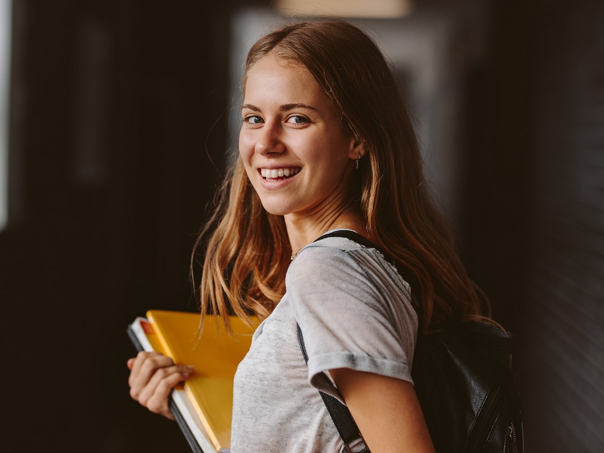 Studentessa Sorridente